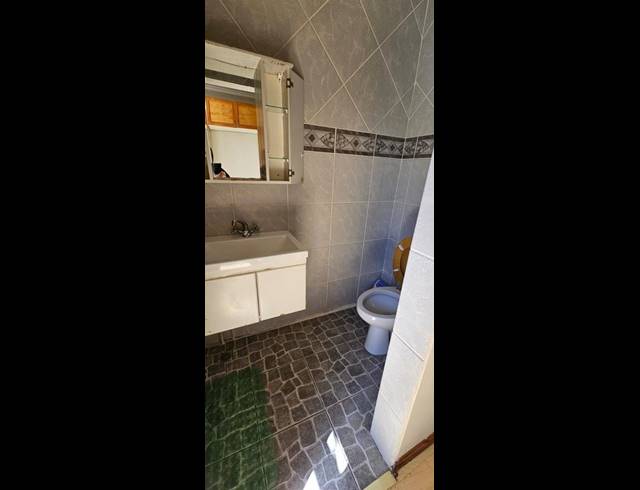 1 BEDROOM PROPERTY TO RENT IN NEWLANDS